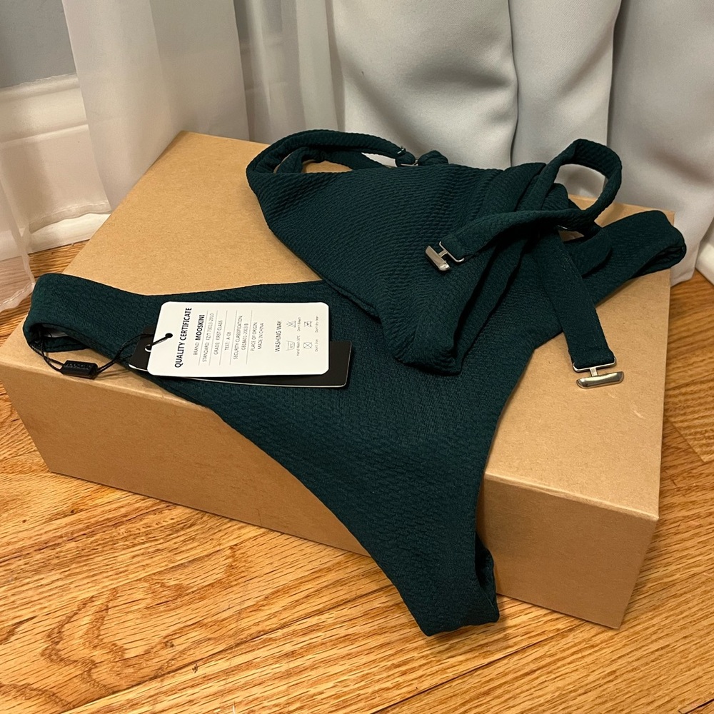 NWT - Emerald Green 2-Piece Padded Bikini Brazilian Bottom (Size: 6-8) - Picture 5 of 13